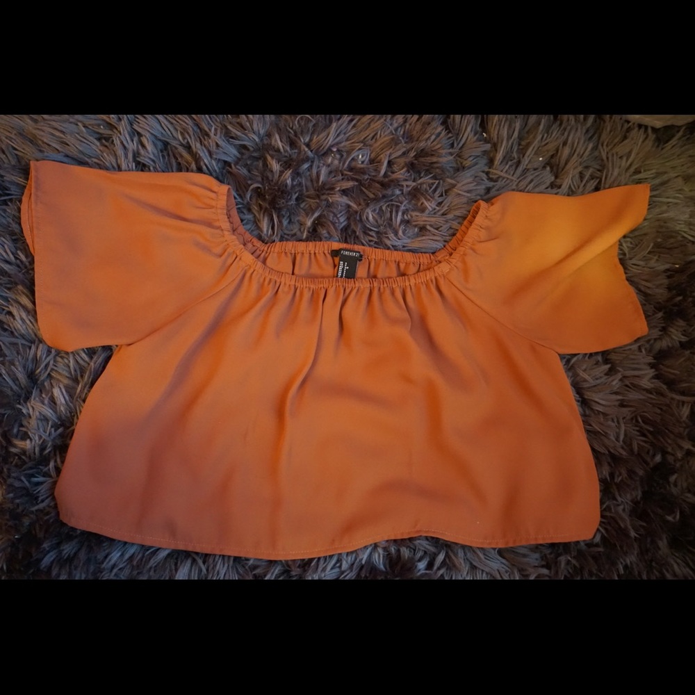 Crop top